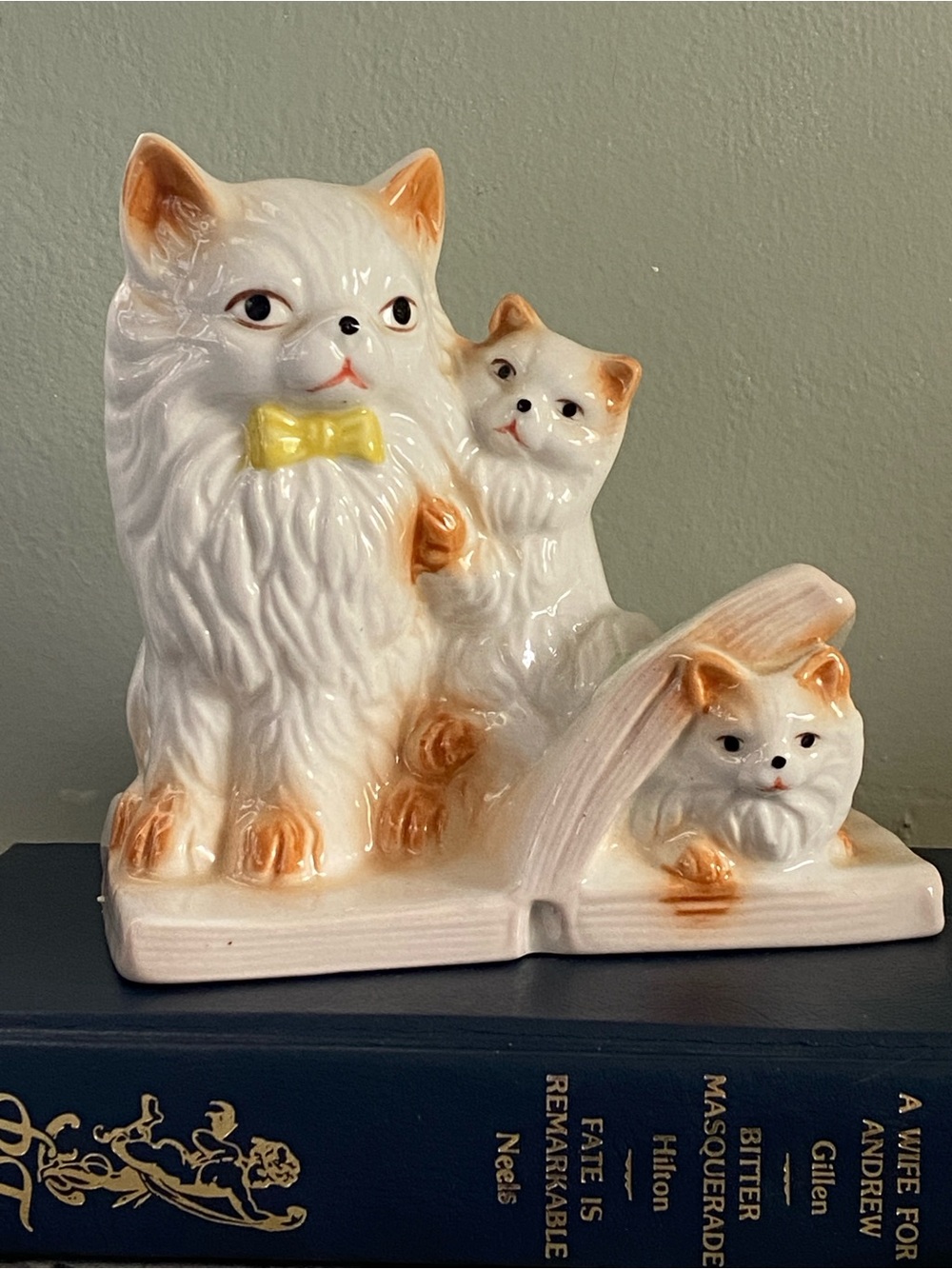 Ceramic White Cat with Kittens Figurine Set  Yellow Bow - Decorative Pet Accent